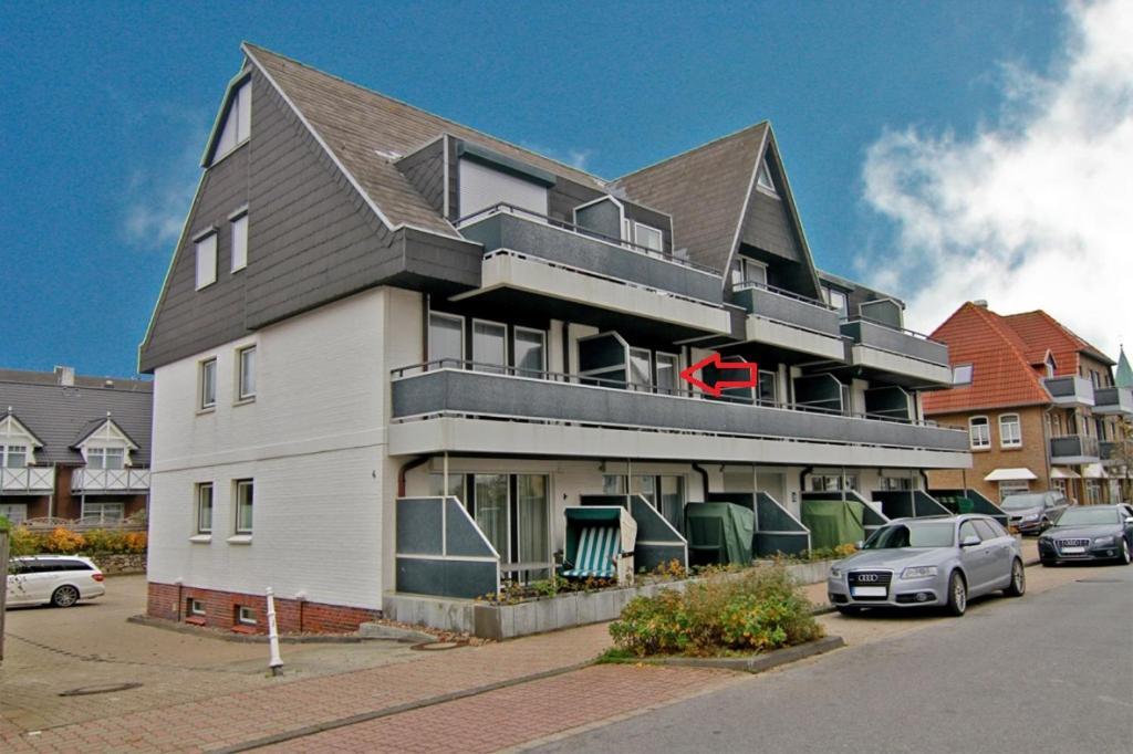 1-zimmer-appartement Mit Einbauschränken Und Doppelschrankbett *